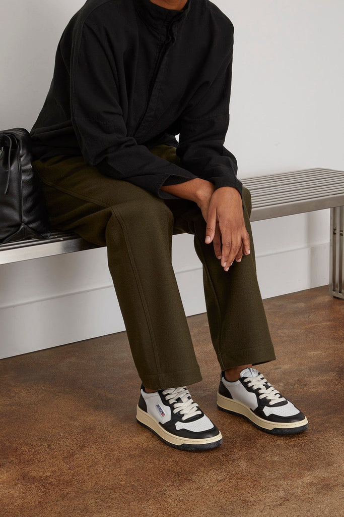 スニーカー AUTRY Women Sneakers ROLWMM04 Black Autry Medalist Low Women Sneaker in Black – Hampden Clothing
