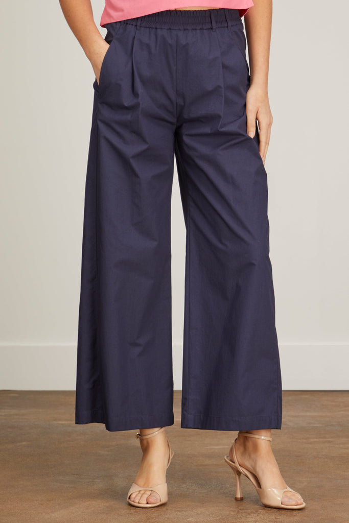 Pant in Navy