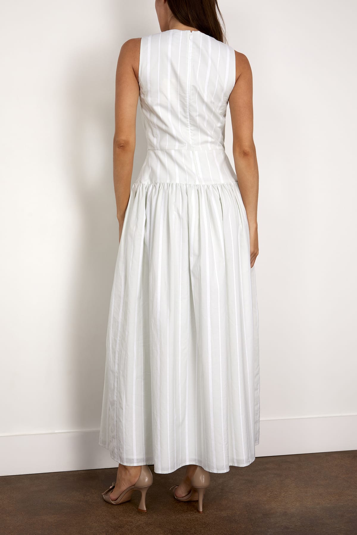 structured dress white Kristveig Cape Design Mini Adorned with gathered bust cups Loulou de Saison Ama Structured