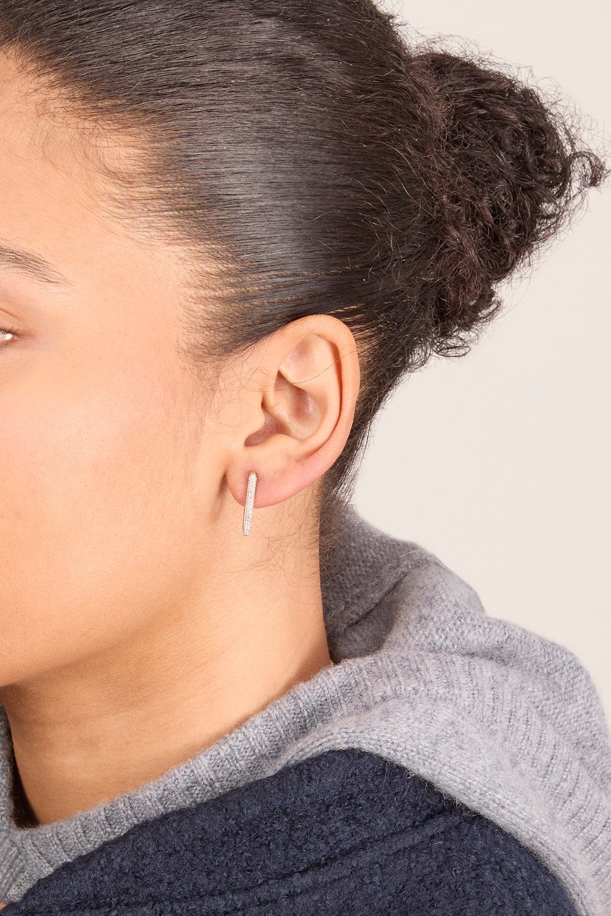 Otiumberg Paperclip Medium White Topaz Earrings in Gold