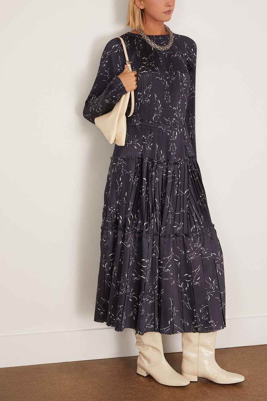 Plan C Pleated Dress in White Flower / Blue Base
