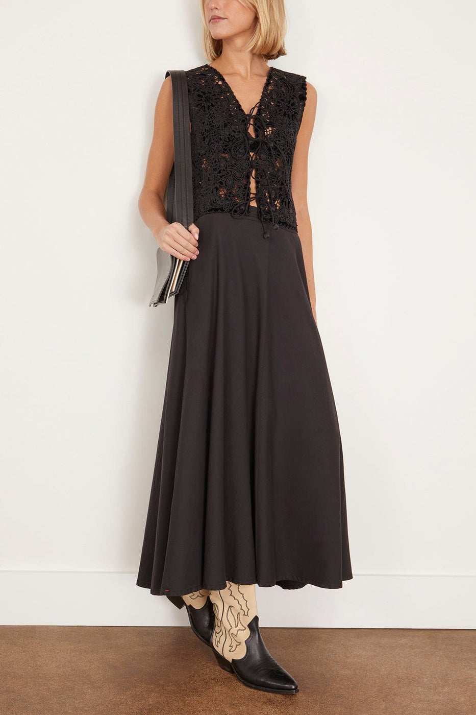 Xirena Skirts Stela Skirt in Black Xirena Stela Skirt in Black