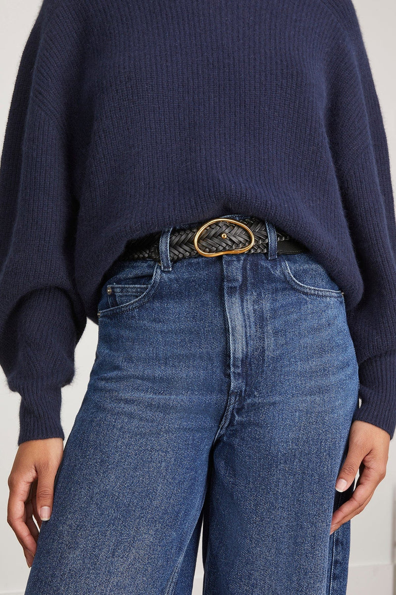 Wide clearance woven belt