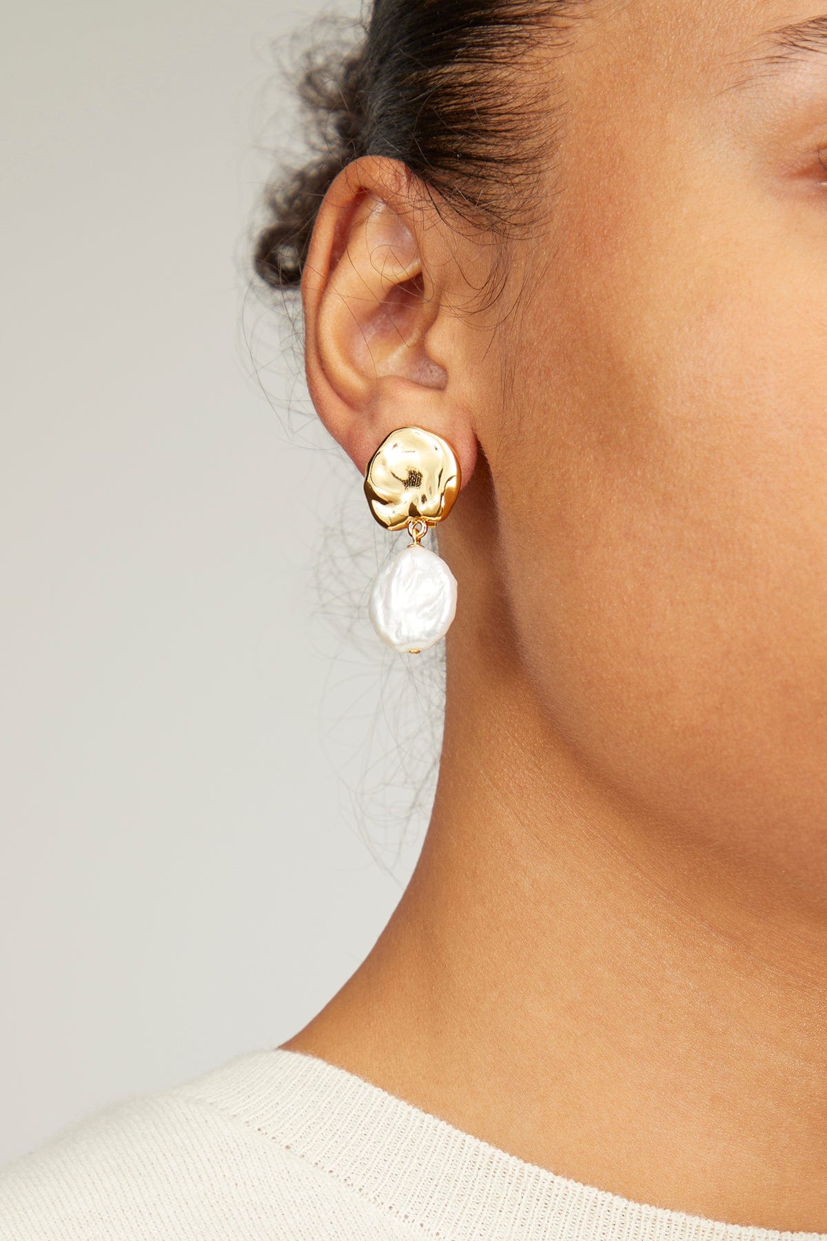 Lizzie Fortunato Earrings Coin Reflection Earrings in Gold Lizzie Fortunato Coin Reflection Earrings in Gold