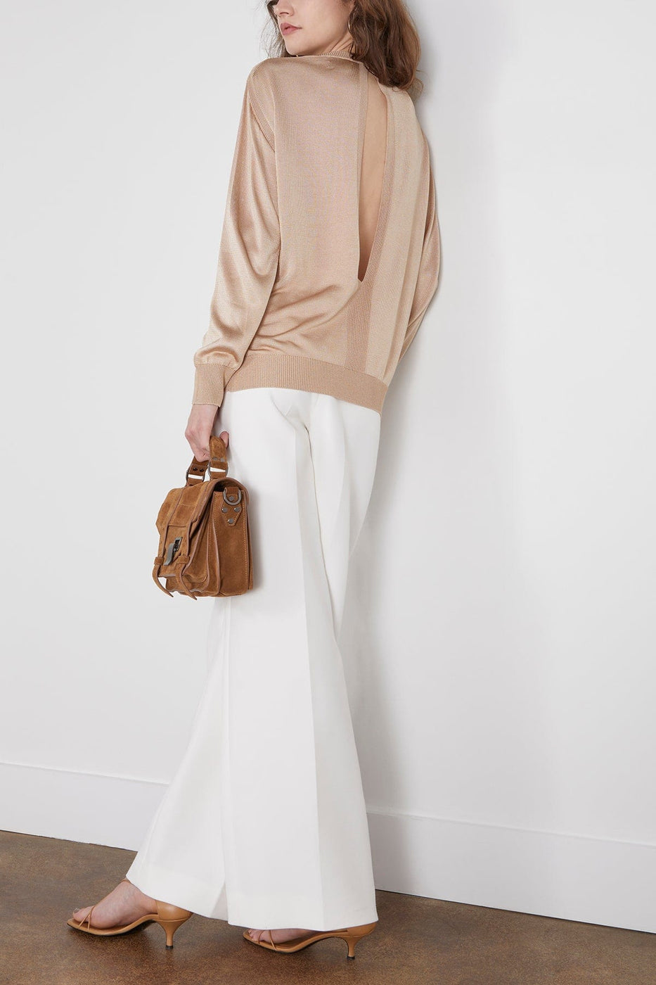 SASUPHI Sweaters Maglia Girocollo Round Neck Sweater with Back Slit in Camel