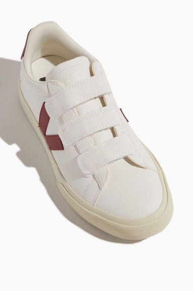 Veja v lock clearance white