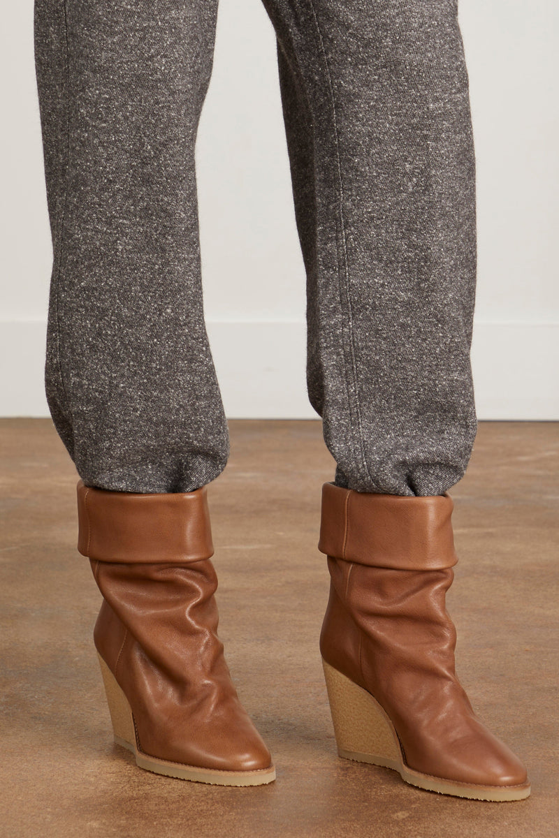 kontanter sofa tyktflydende Etoile Isabel Marant Totam Wedge Boot in Brown – Hampden Clothing