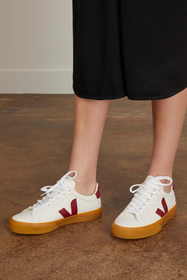 Veja Low Top Sneakers Chrome Sneaker in Extra White/Marsala Natural